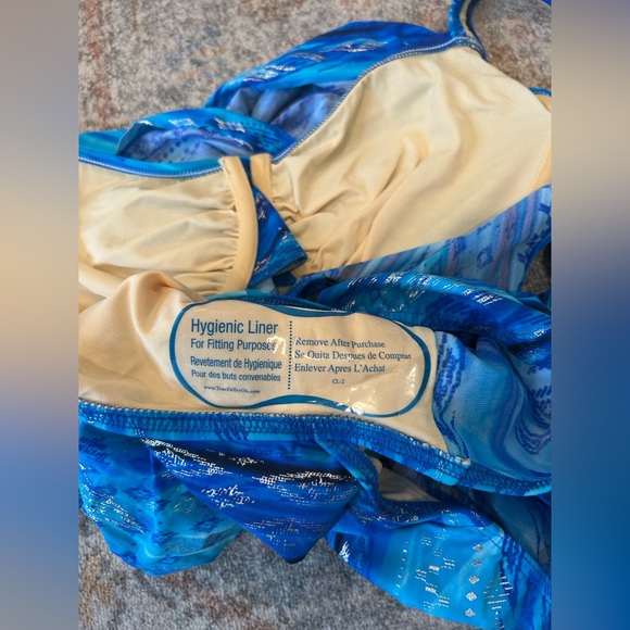 MIRACLESUIT Seraphina Size 16 One-Piece Swimsuit Blue Multi Print Underwire NWT - Picture 5 of 11